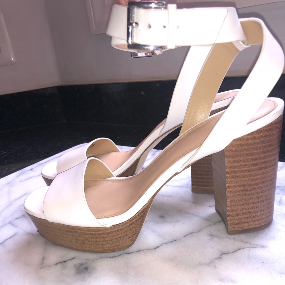 MICHAEL KORS white platform sandal